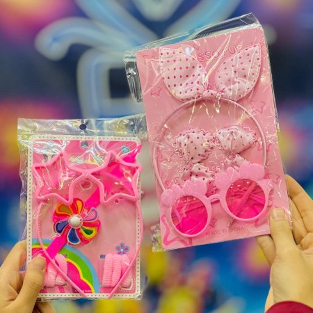 كرت طوق مع نظارة بنات